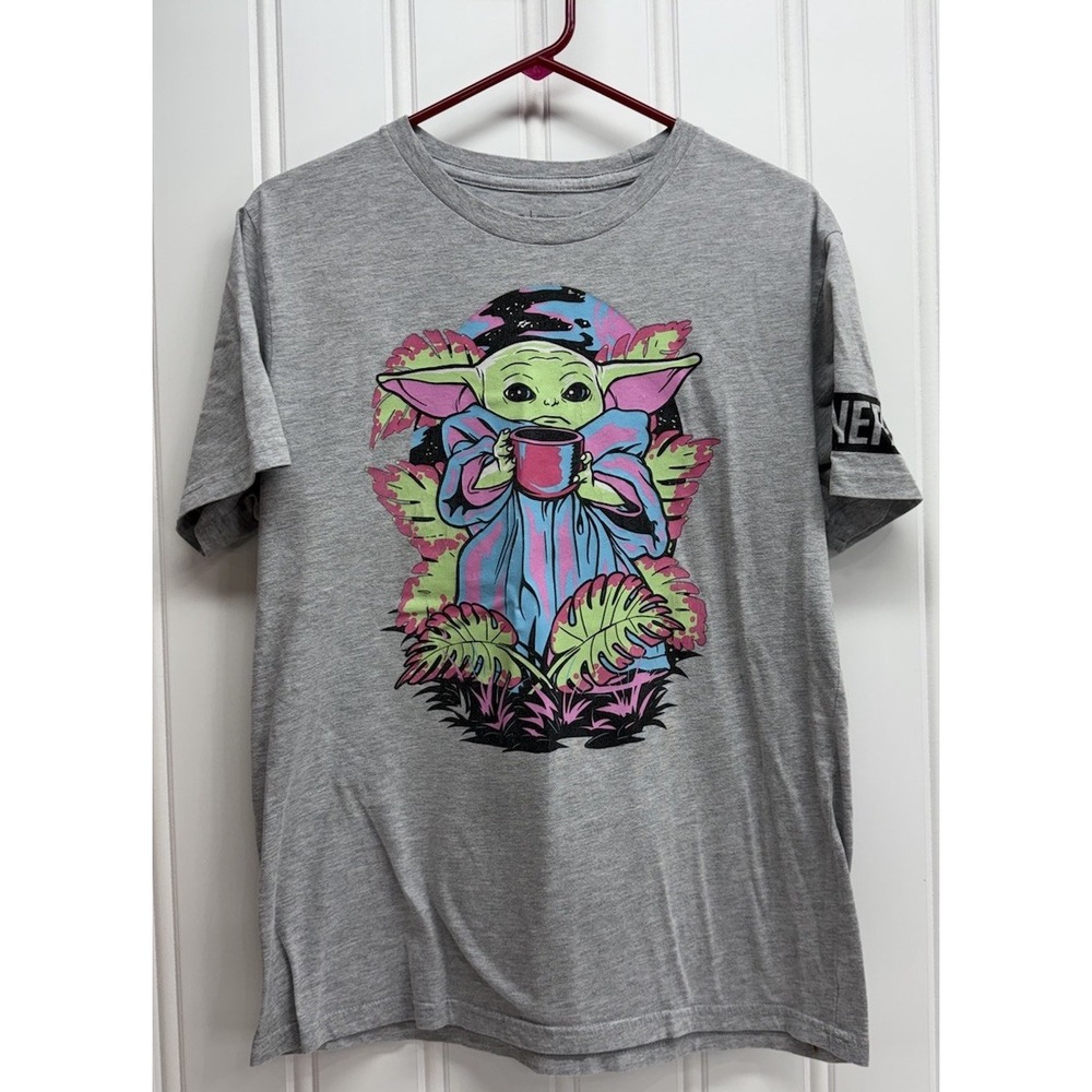 Star Wars Mens‎ Mens Large Neff Baby Yoda Grogu Mug Tee Gray Graphic T-Shirt